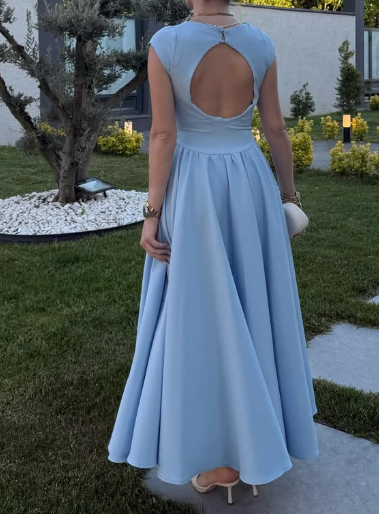 The Classy Backless Maxi Dress