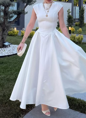 The Classy Backless Maxi Dress