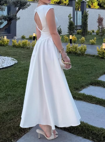 The Classy Backless Maxi Dress